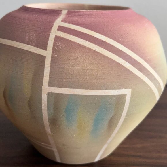 Vintage 80s Navajo Pottery Vase Signed Sanders Pastel Airbrushed Geometric Style - Picture 6 of 10